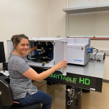 Dr. Nicole Hurtig with Raman sample chamber